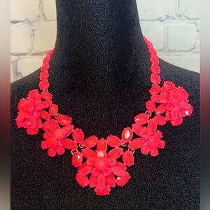 J CREW RARE HOT PINK GLASS BEAD FLOWER STATEMENT NECKLACE 18” 80’s Neon Fun